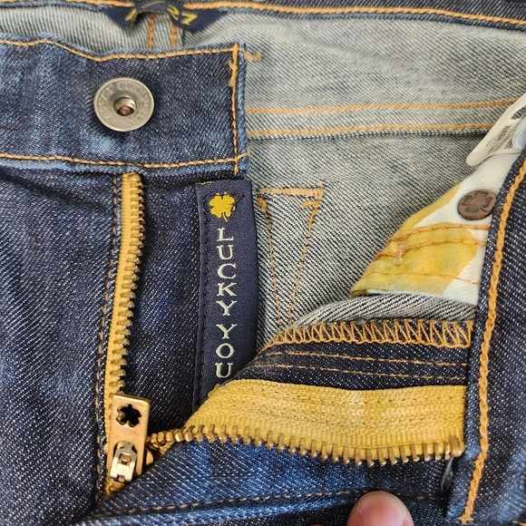 Lucky Brand Sofia Straight Blue Jeans Size 4/27. Medium Blue Lightly Distressed - Picture 5 of 14